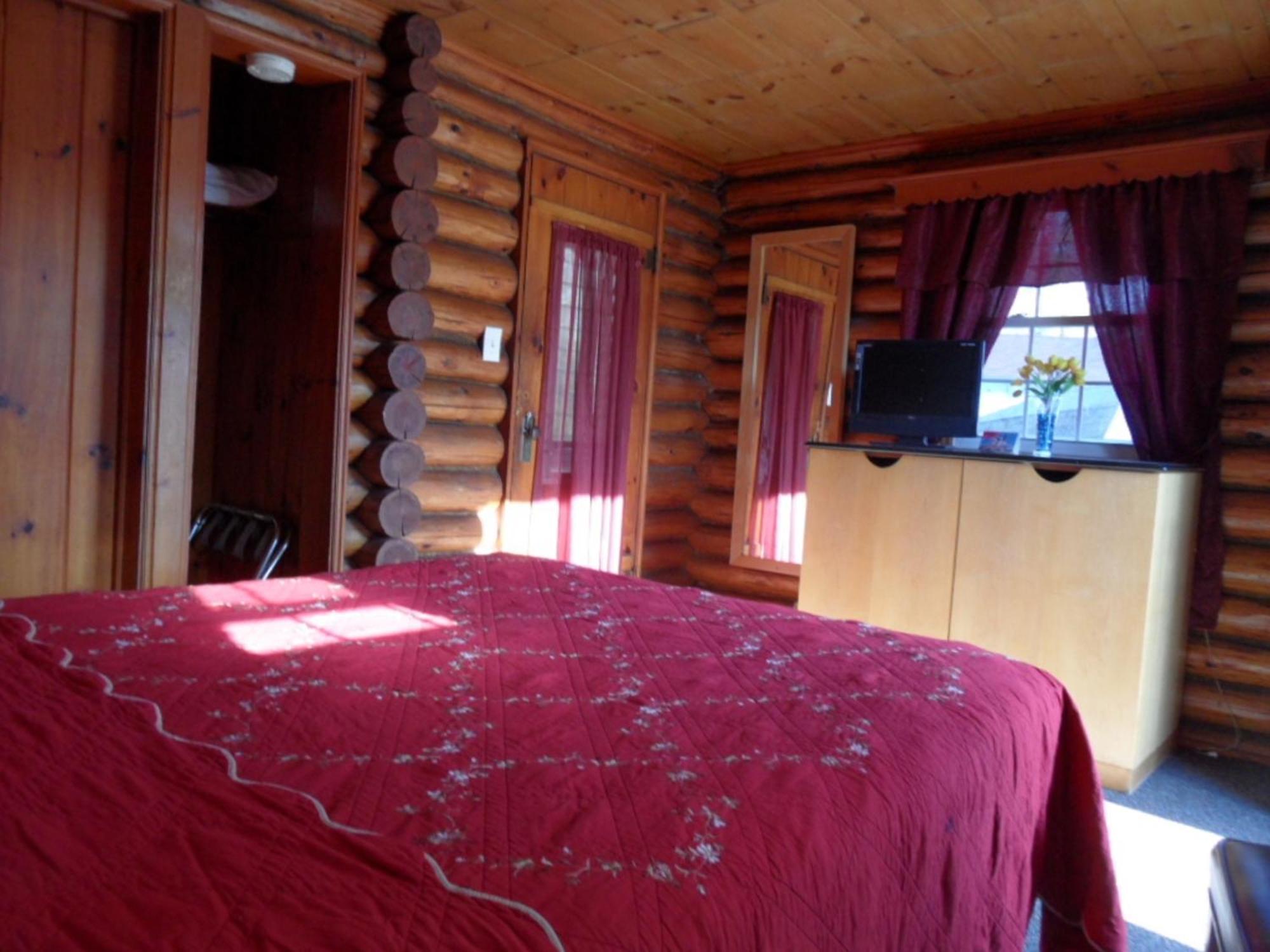Seven Dwarfs Cabin - On The Brook Cabins Лейк Джордж Екстериор снимка