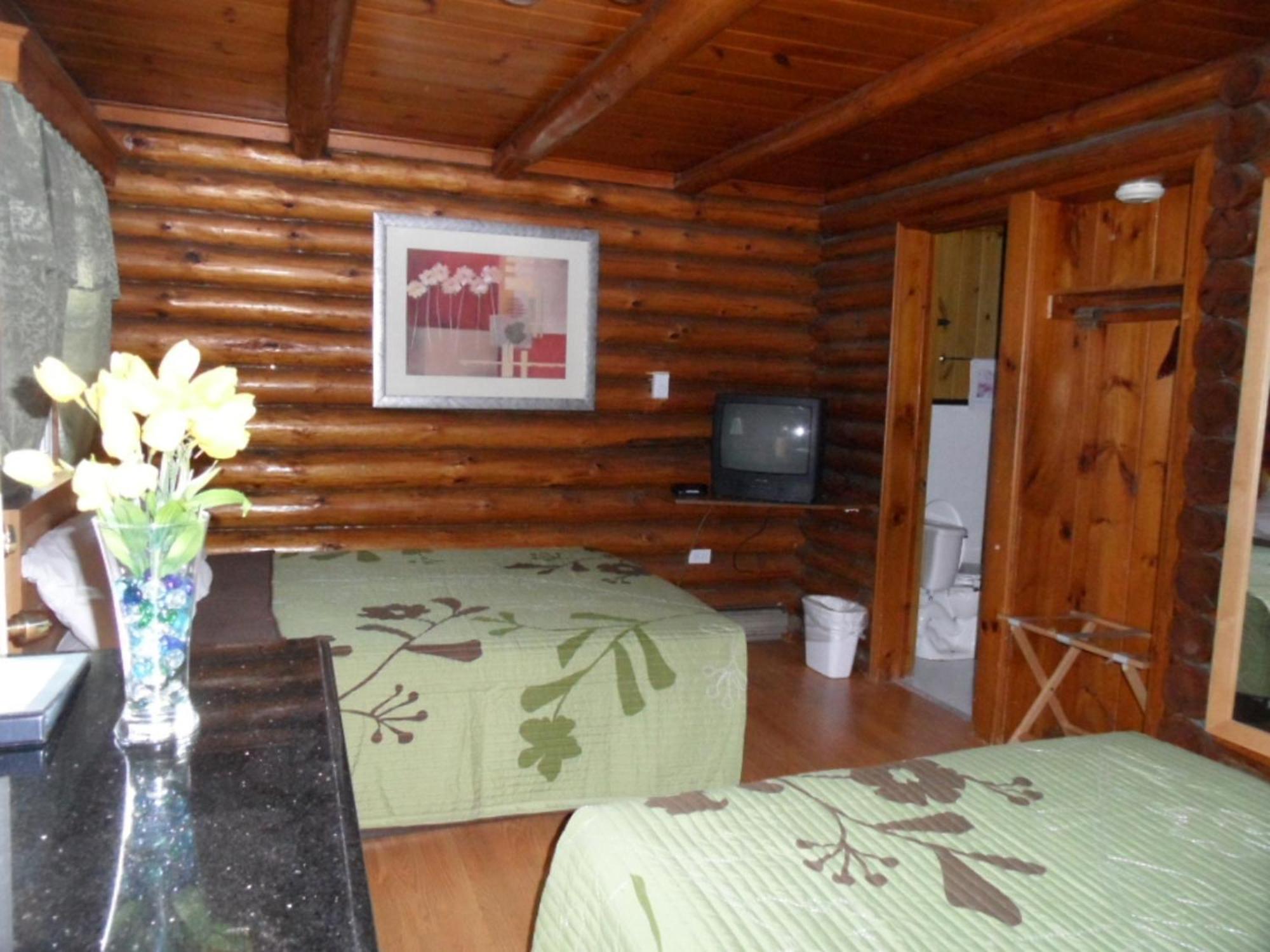 Seven Dwarfs Cabin - On The Brook Cabins Лейк Джордж Стая снимка